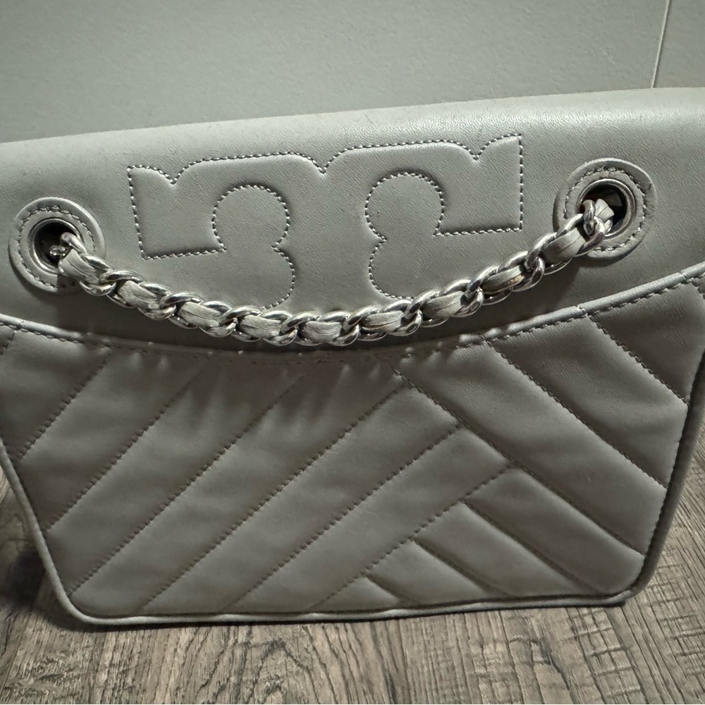 Tory Burch Alexa Gray Chain Shoulder Bag - Picture 2 of 6